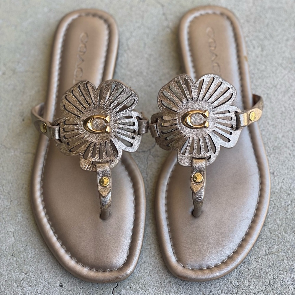 COACH Rose Gold Flat Sandals *EXCELLENT CONDITION* - Size 5